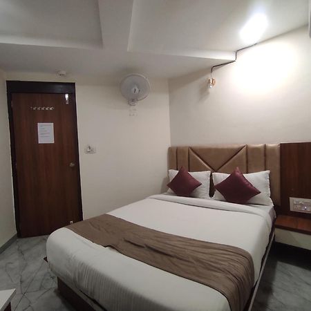 Hotel Earth Inn, Subhash Bridge, Rto Circle, Amhedabad Dış mekan fotoğraf