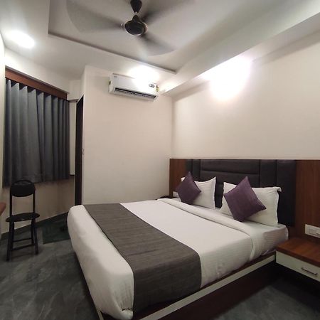 Hotel Earth Inn, Subhash Bridge, Rto Circle, Amhedabad Dış mekan fotoğraf