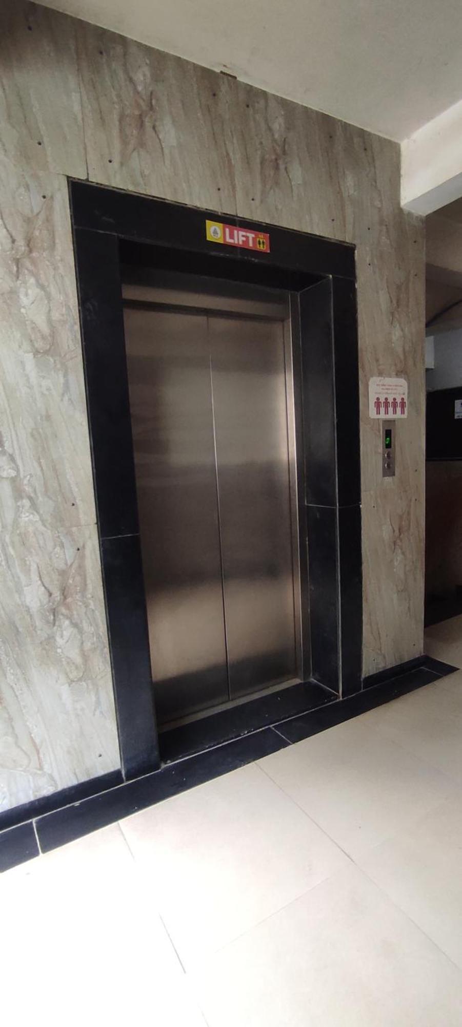 Hotel Earth Inn, Subhash Bridge, Rto Circle, Amhedabad Dış mekan fotoğraf