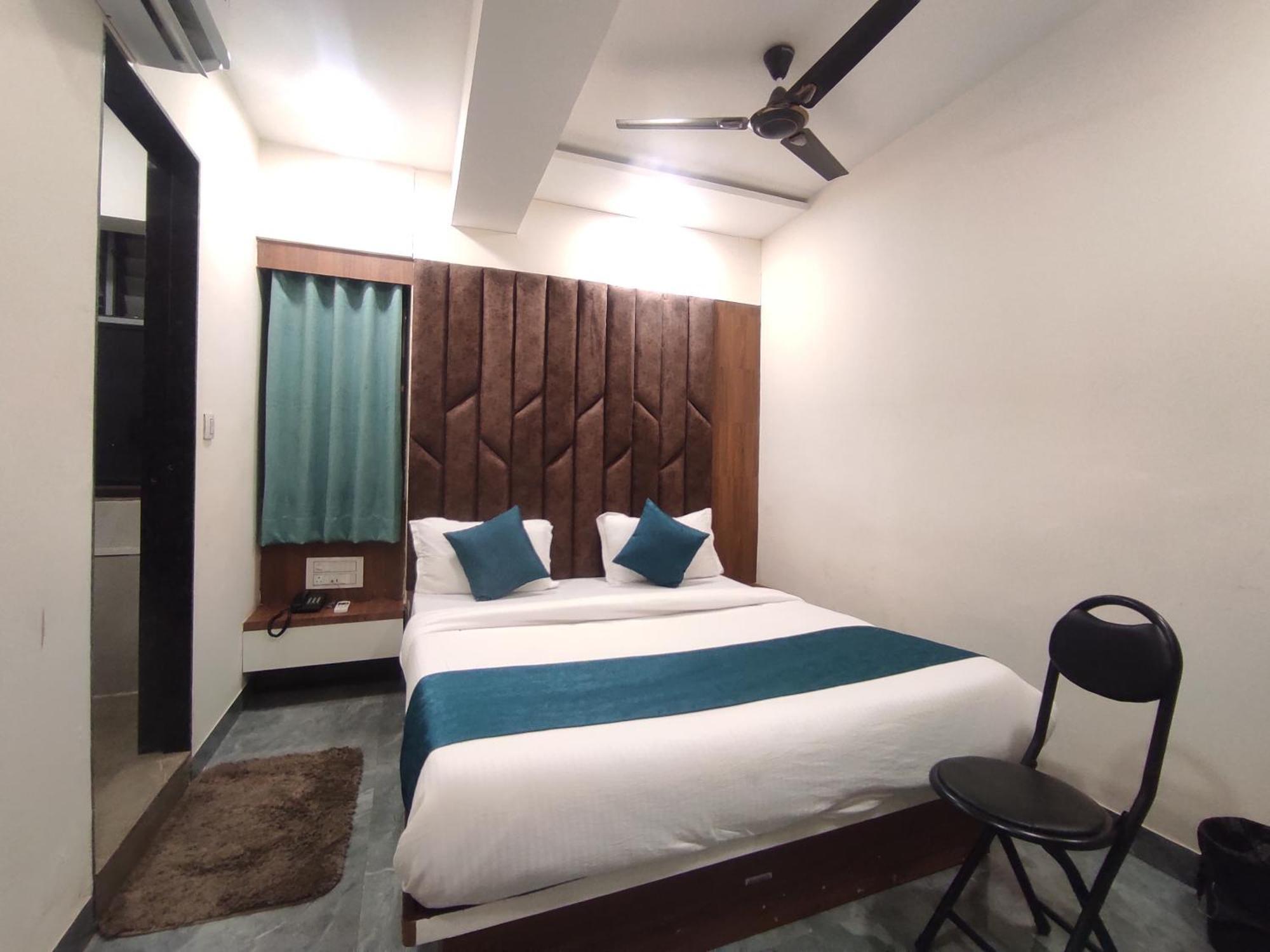 Hotel Earth Inn, Subhash Bridge, Rto Circle, Amhedabad Dış mekan fotoğraf
