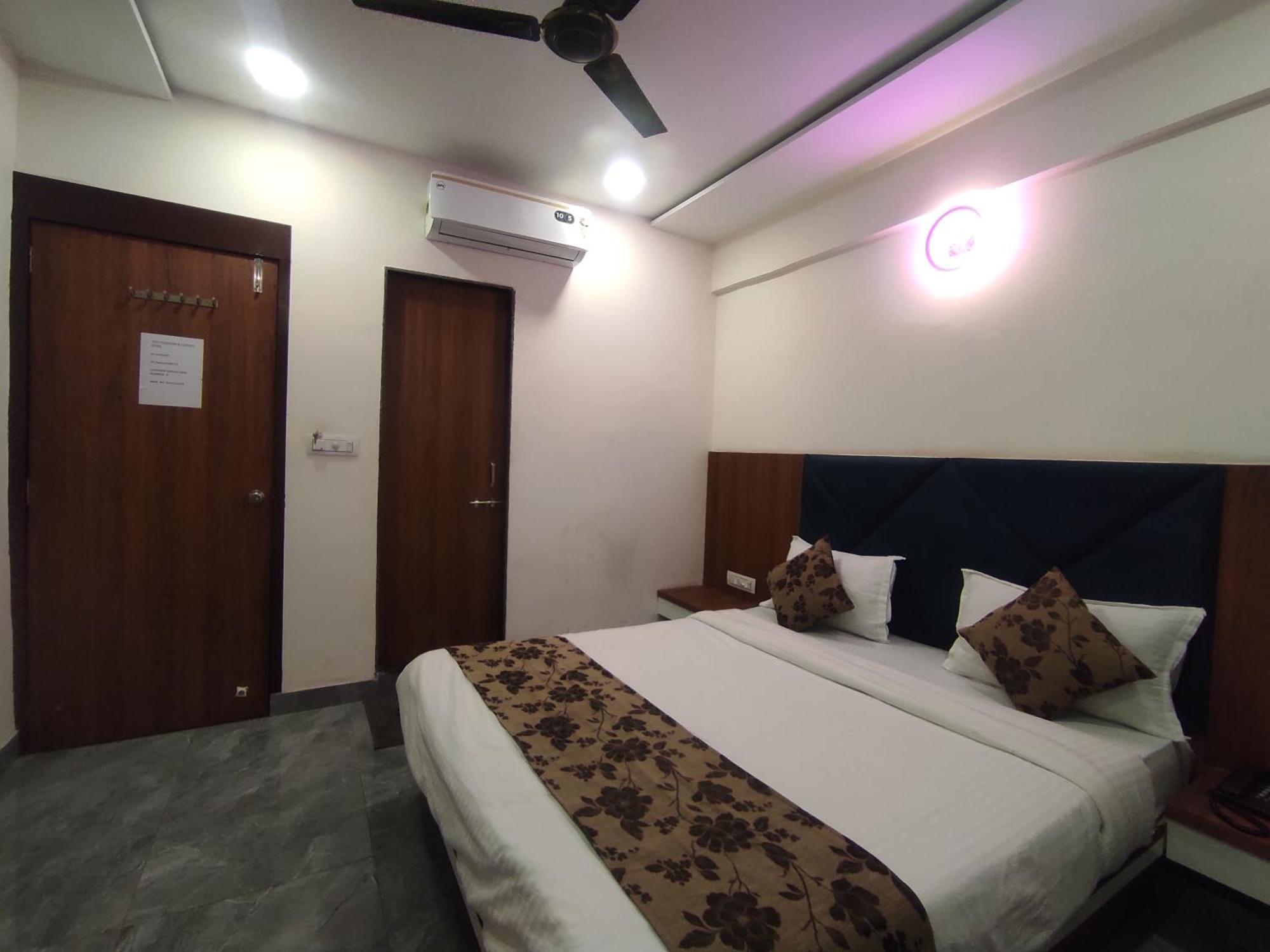 Hotel Earth Inn, Subhash Bridge, Rto Circle, Amhedabad Dış mekan fotoğraf