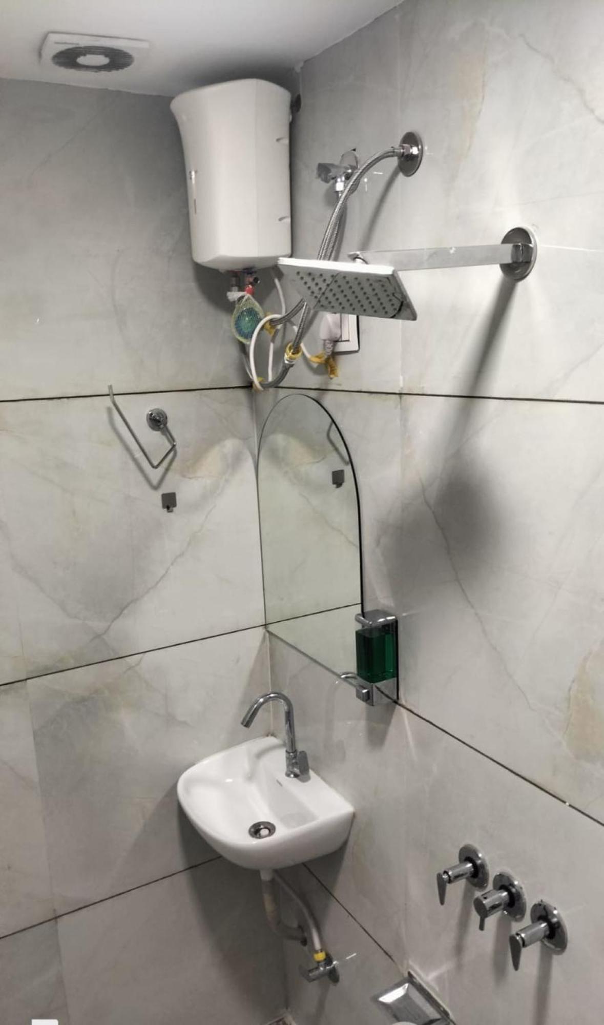 Hotel Earth Inn, Subhash Bridge, Rto Circle, Amhedabad Dış mekan fotoğraf